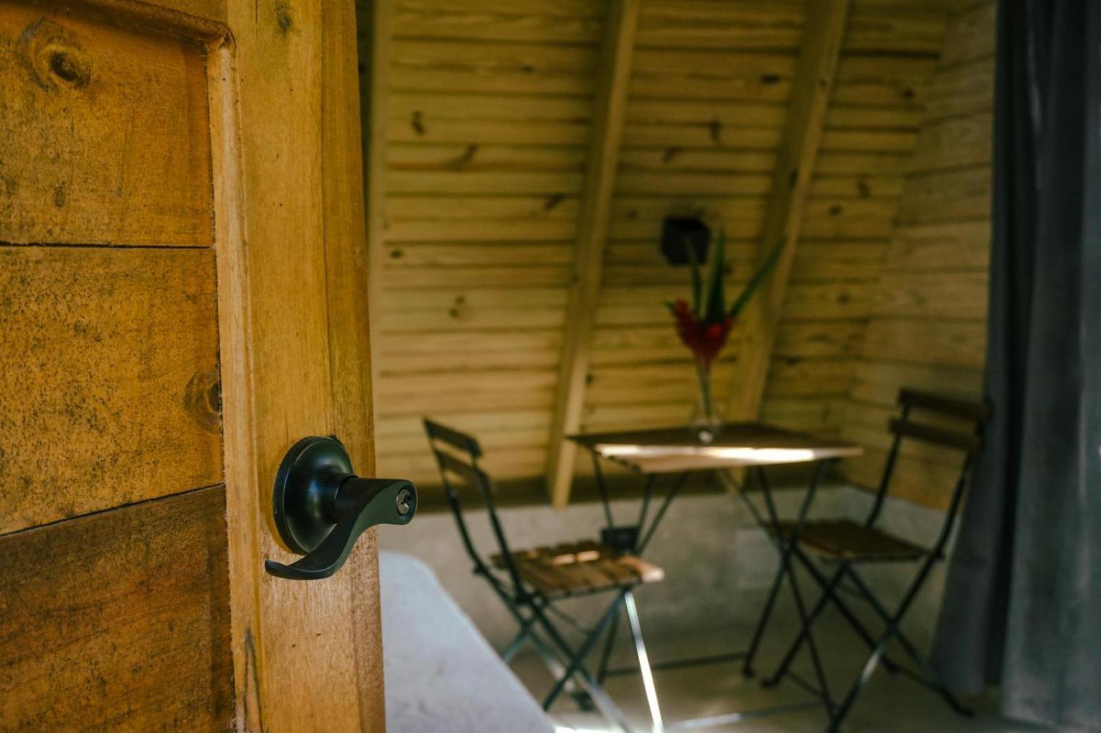 Leisy'S Garden Hostel & Rooms Samana Ngoại thất bức ảnh