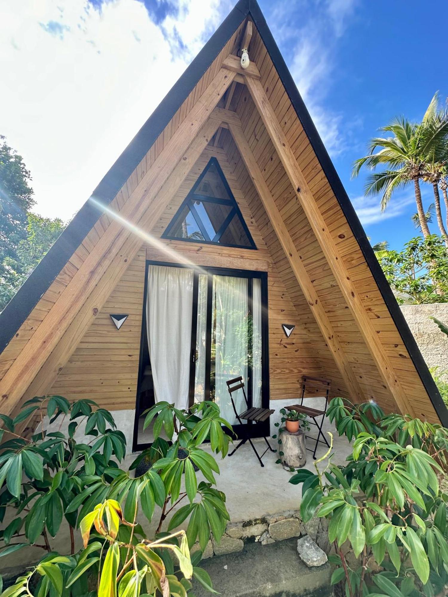 Leisy'S Garden Hostel & Rooms Samana Ngoại thất bức ảnh