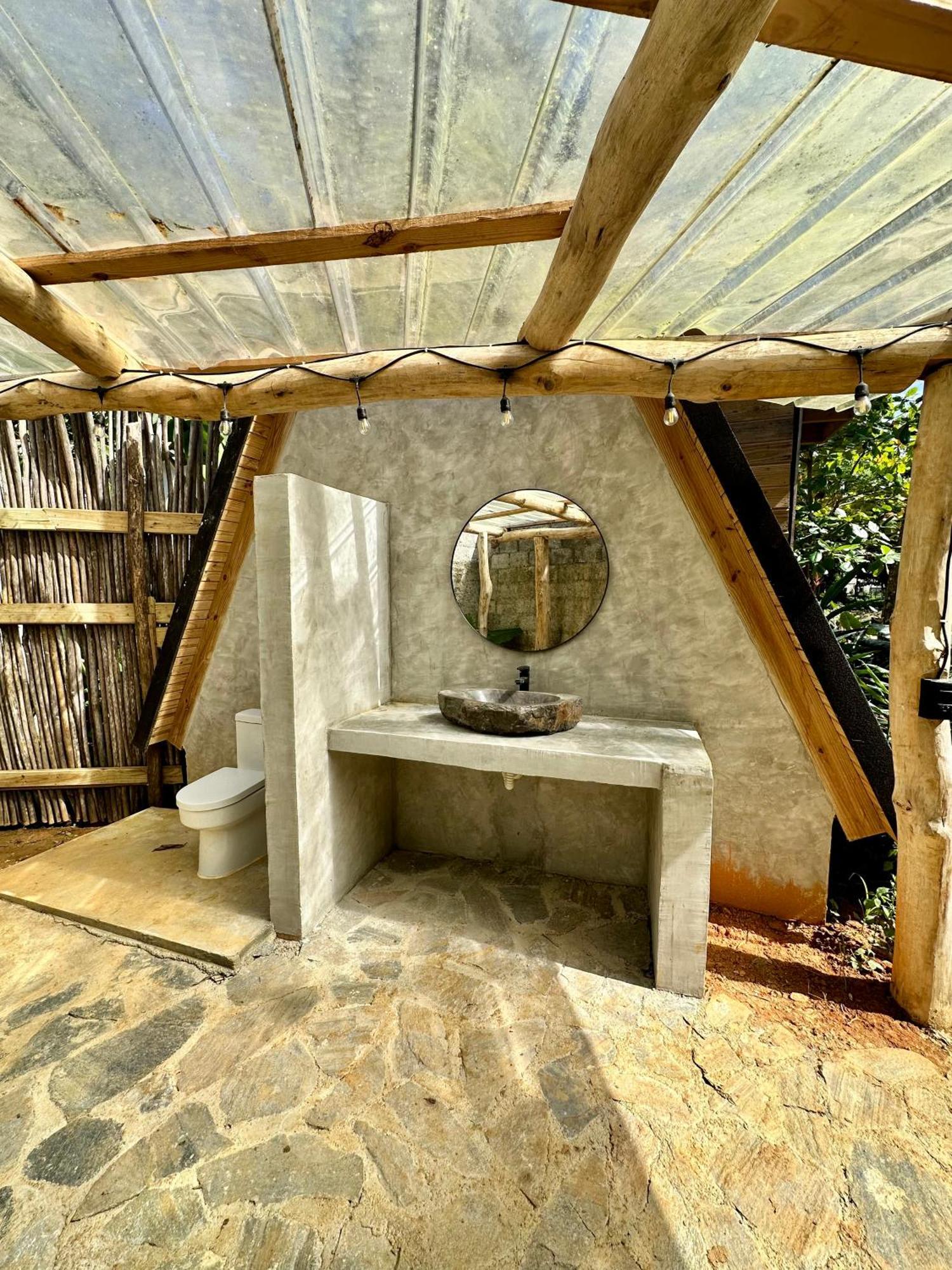 Leisy'S Garden Hostel & Rooms Samana Ngoại thất bức ảnh