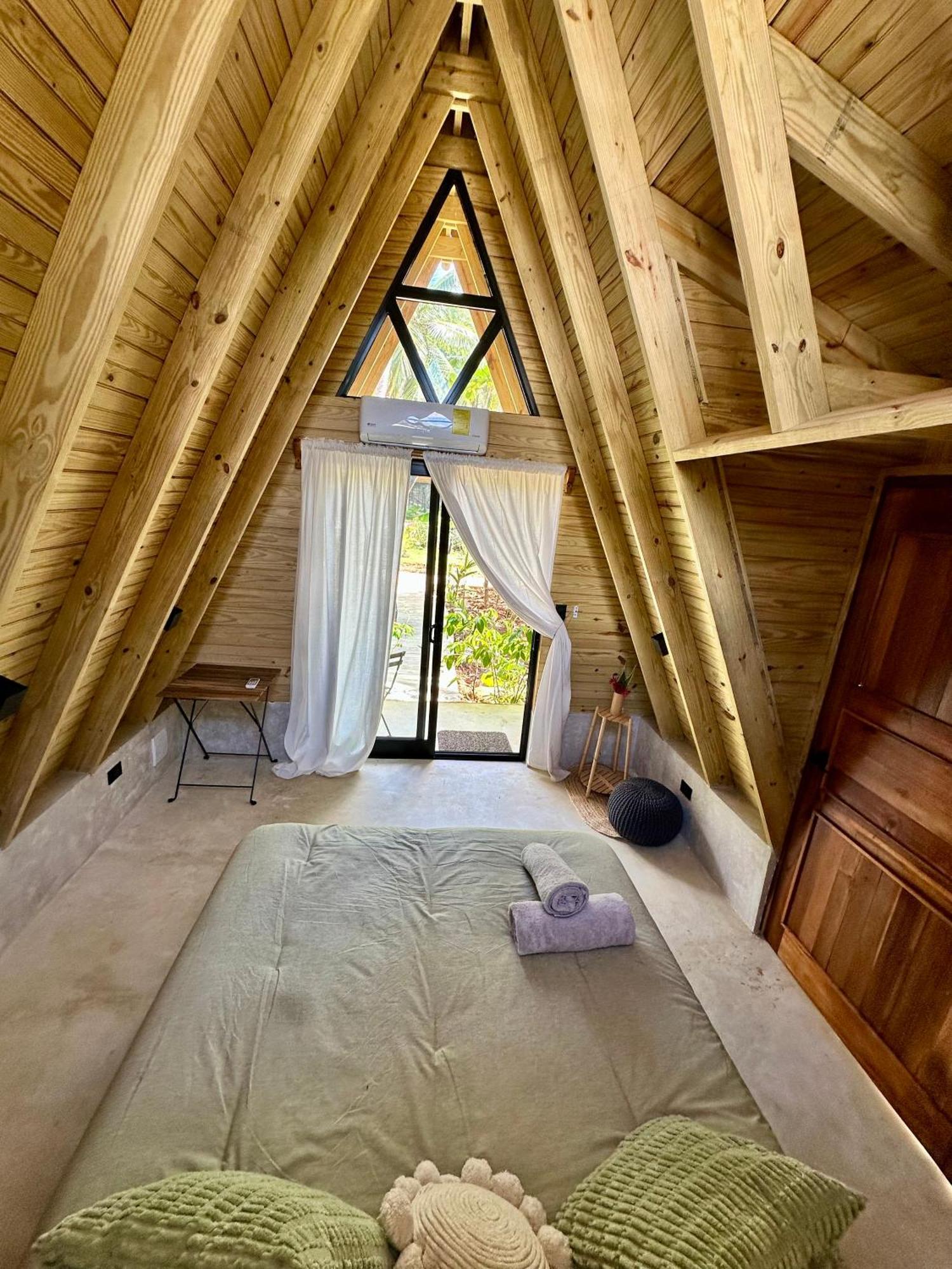 Leisy'S Garden Hostel & Rooms Samana Ngoại thất bức ảnh