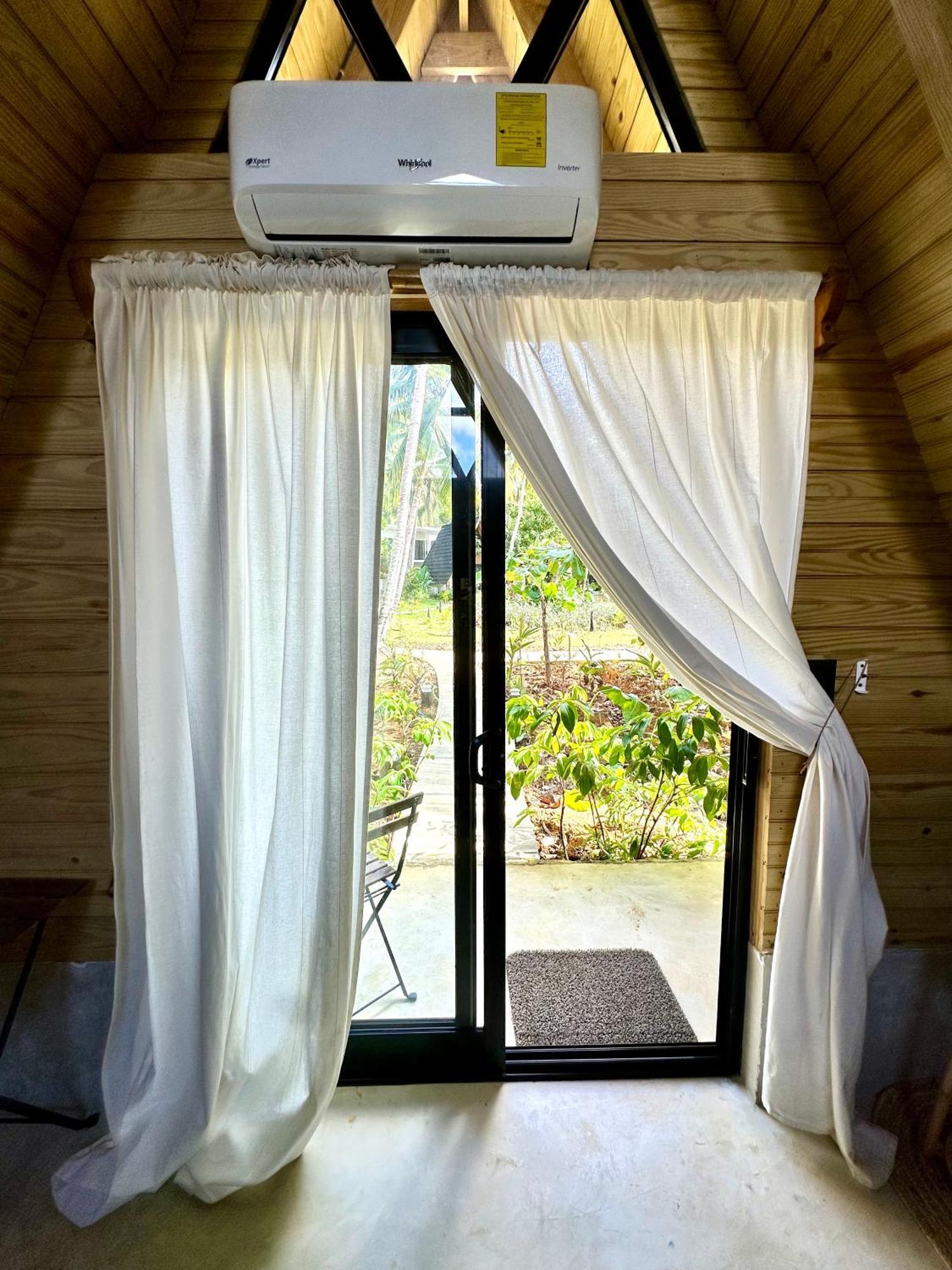 Leisy'S Garden Hostel & Rooms Samana Ngoại thất bức ảnh