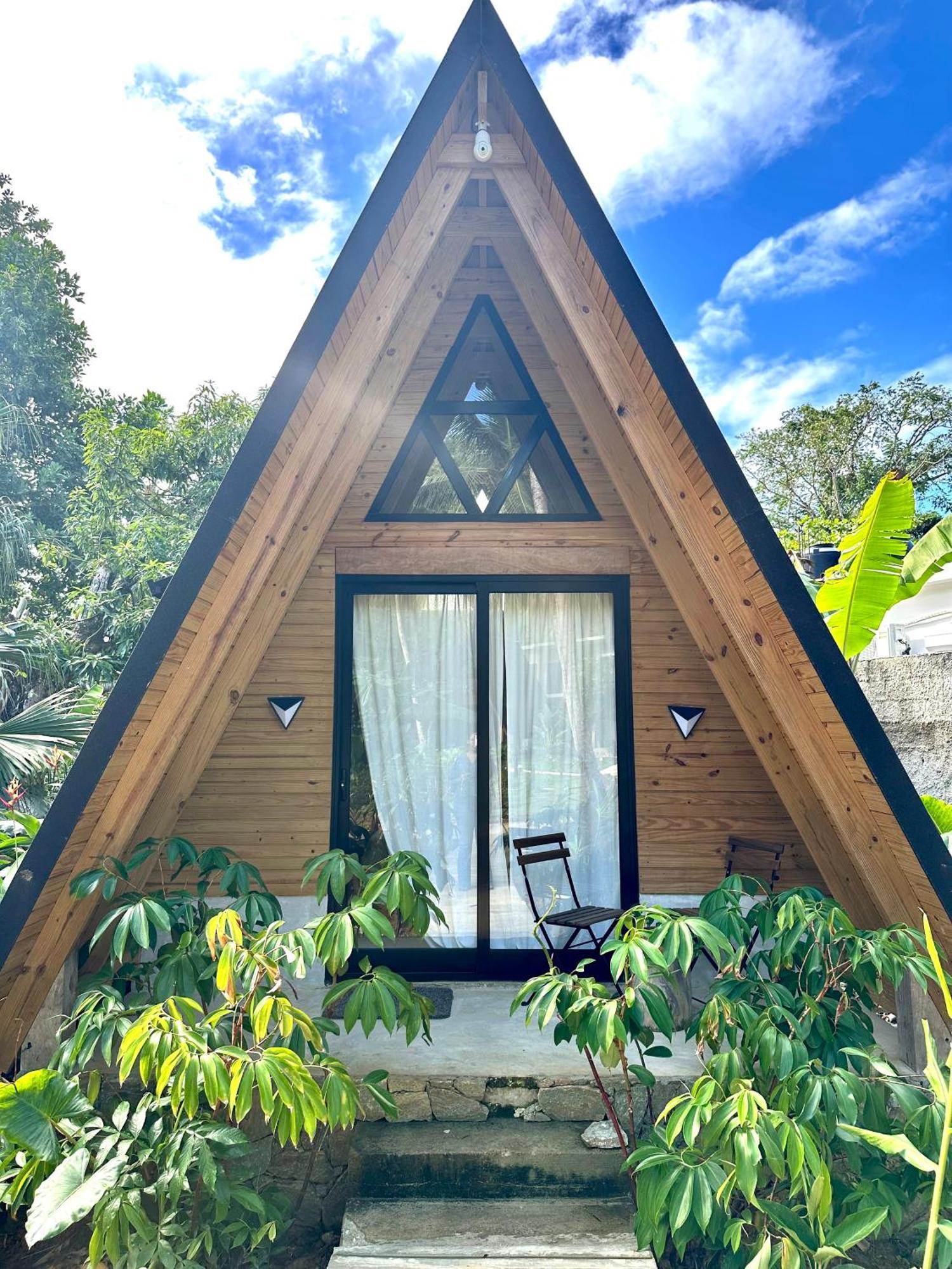 Leisy'S Garden Hostel & Rooms Samana Ngoại thất bức ảnh
